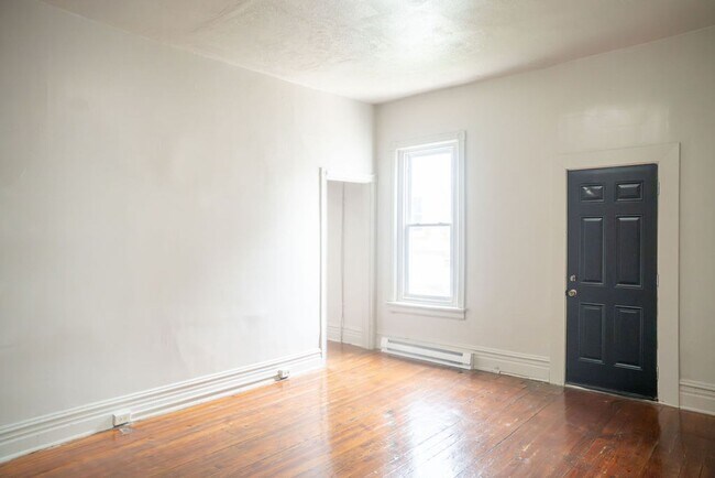 Building Photo - Spacious 4-Bedroom Home Near Kutztown University – Prime Downtown Location