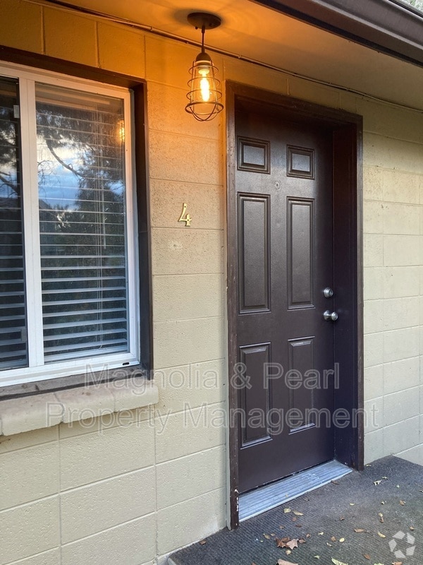 Building Photo - 1608 Fillmore St