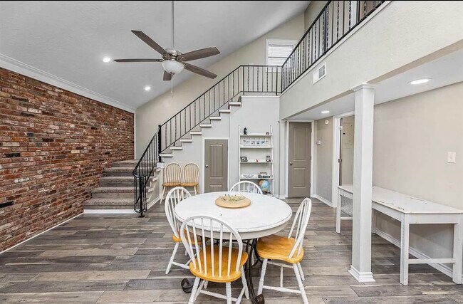 Building Photo - 6913 SW Beta Ave