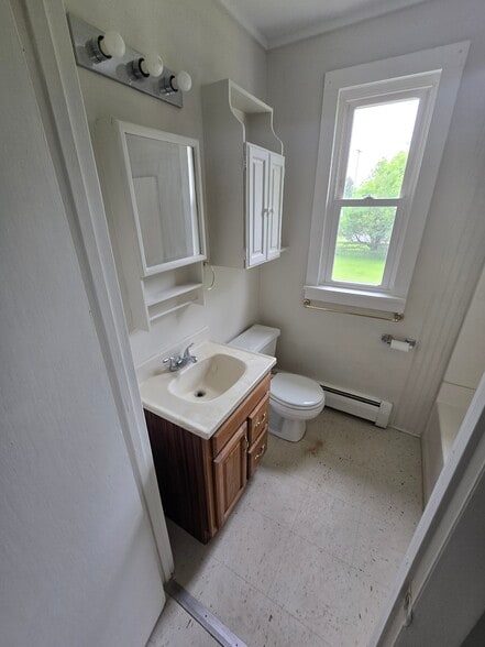 Building Photo - 97 Fisherville Rd