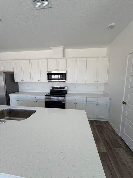 Building Photo - 1628 Atlantica Dr S