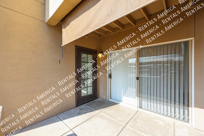 Building Photo - Beautiful Scottsdale Condo