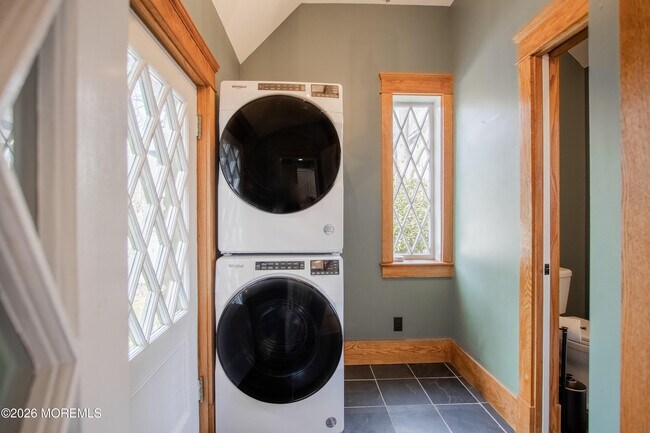 Building Photo - 3 Monmouth Ave