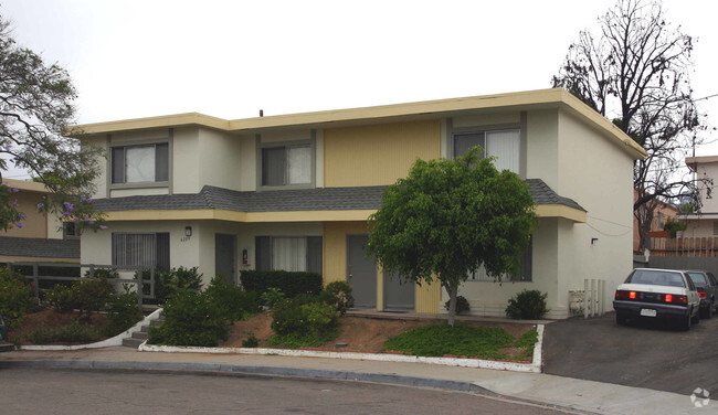 Building Photo - 4265-4269 Schoolridge Ln