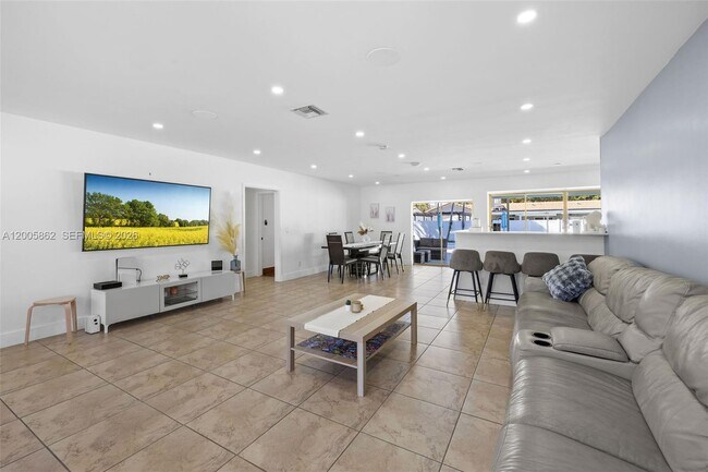 Building Photo - 3460 N 46th Ave