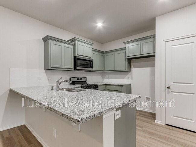 Building Photo - 1541 Pavy Pkwy