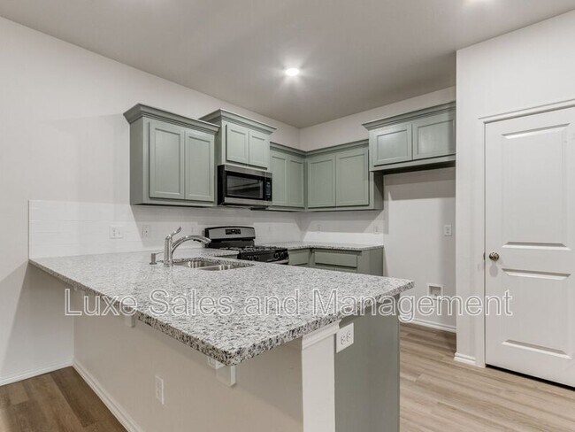 Building Photo - 1543 Pavy Pkwy