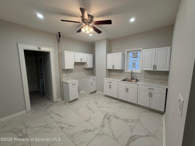 Building Photo - 2105 Belmont Terrace