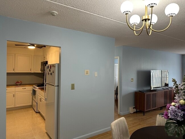 Building Photo - 95 Nahant St