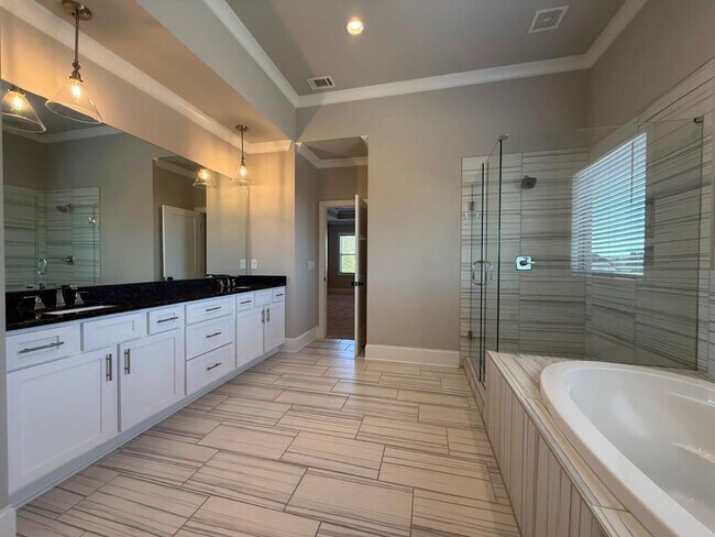 Building Photo - 535 Settles Brook Court