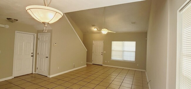 Building Photo - 1870 Nena Hills Dr