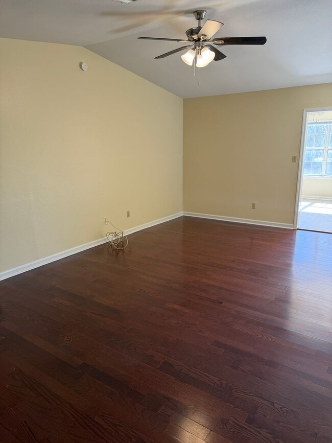 Building Photo - Beautiful Updated Ranch Style Home