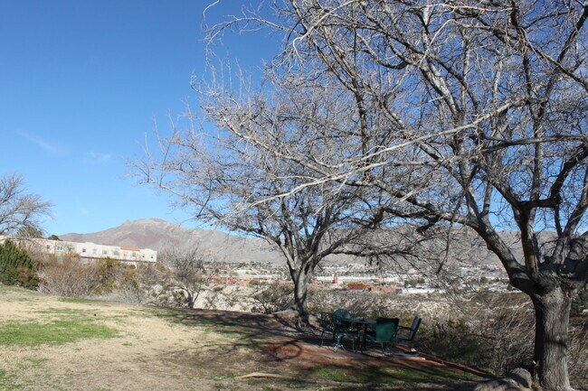 Building Photo - 288 Maricopa Dr