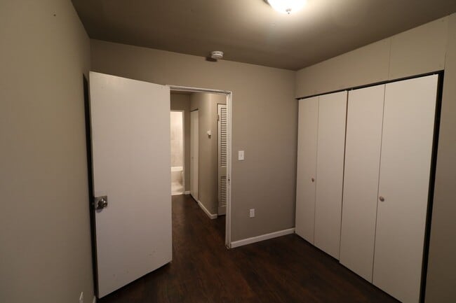 Building Photo - 3 Bedroom Close to Highway - Section 8 Welcomed