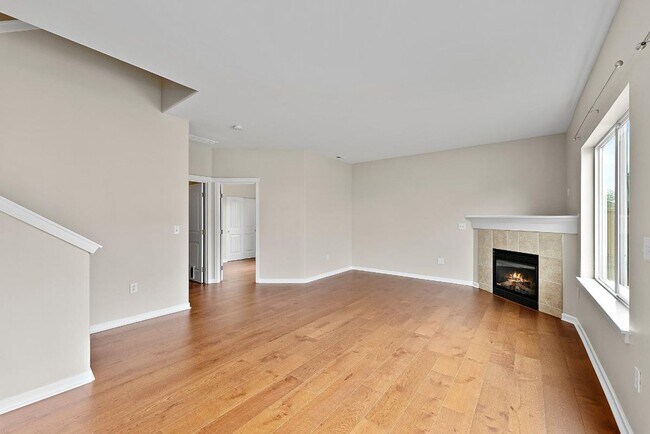 Building Photo - Bright & Spacious 4 Bedroom Home in Yelm f...