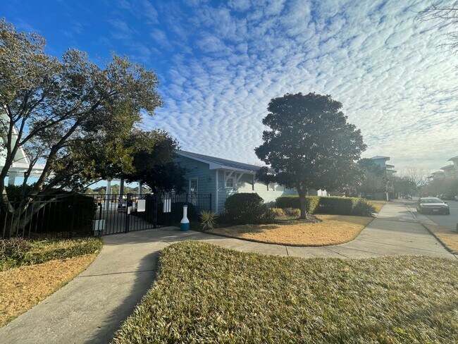Building Photo - Pointe East at Harbor Walk Ocean View Condo