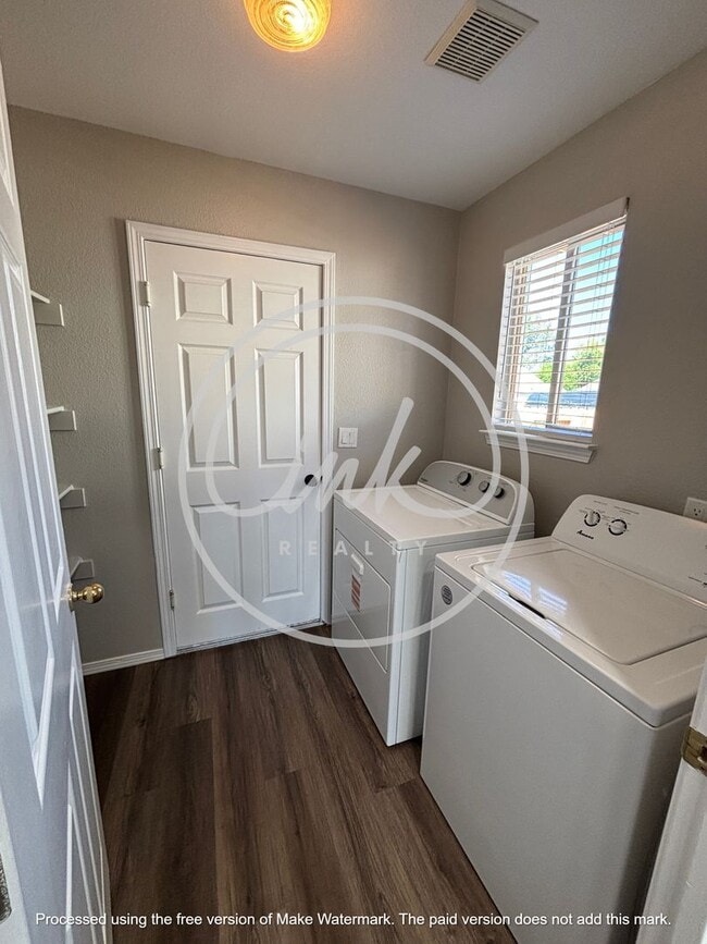 Building Photo - Newly updated Chichester Estates home