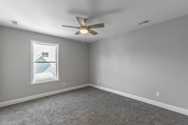 Building Photo - 5085 Oop Rd