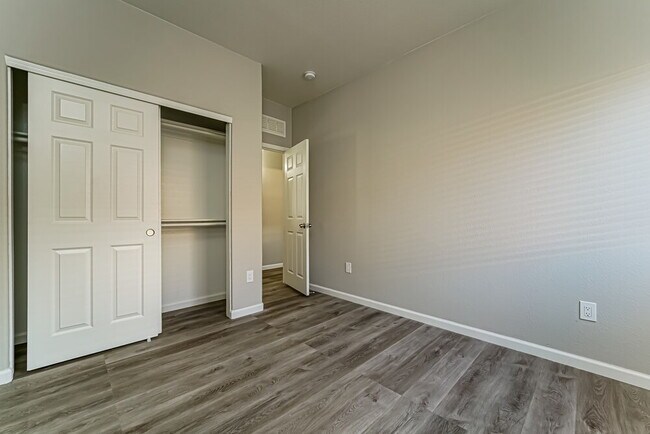 Building Photo - 11390 W Massey Dr