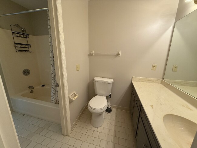 Building Photo - 2258 Lebanon Pike