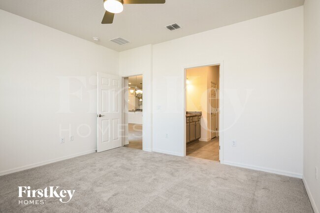 Building Photo - 1226 Ponca Rd