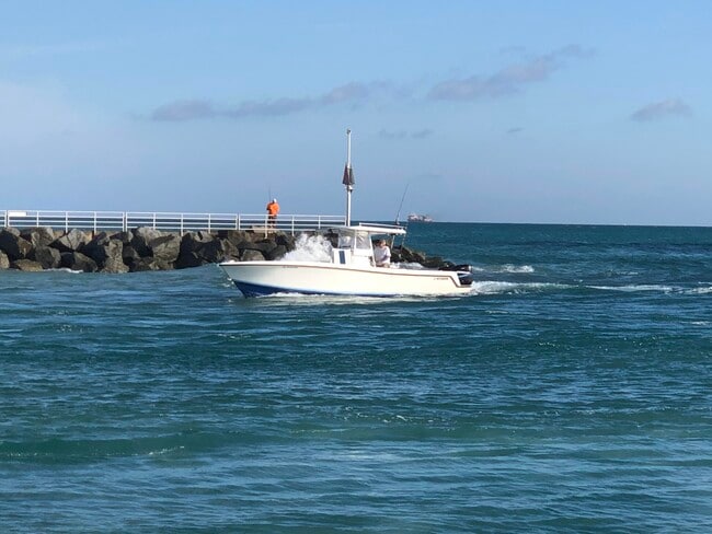 Building Photo - 145 Beacon Ln