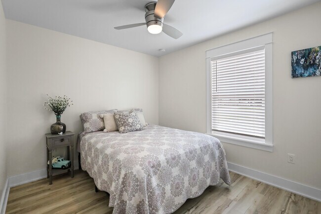 Building Photo - 71 Lafavre Ln