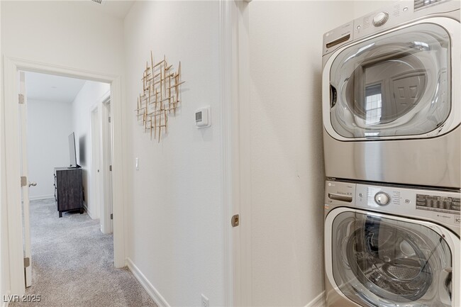 Building Photo - 60 Kimberlite Dr