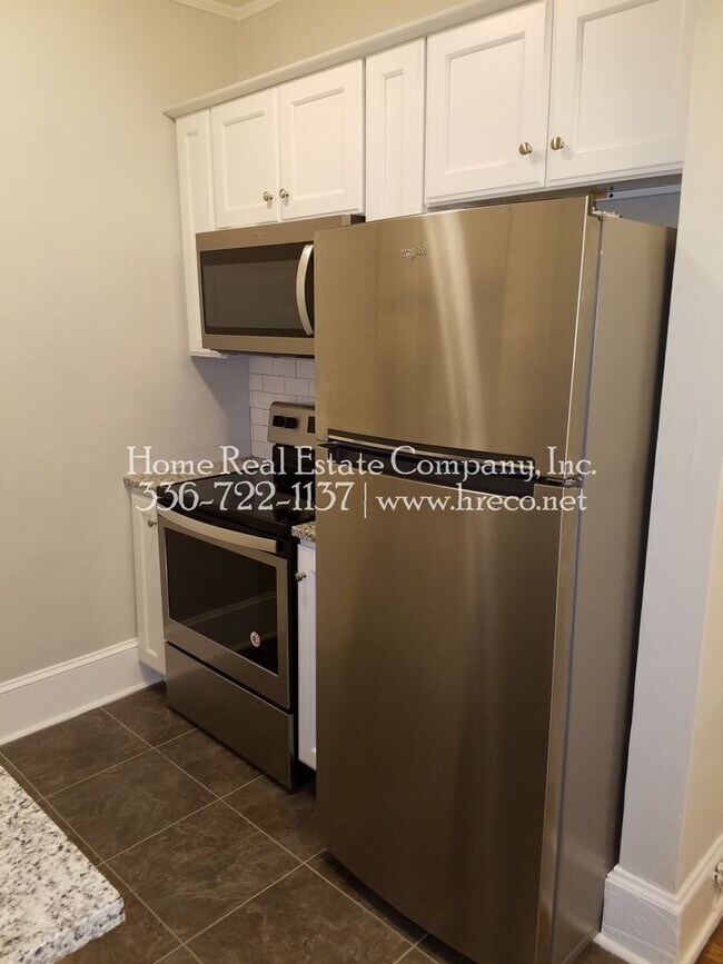 Building Photo - 405 N Spring St