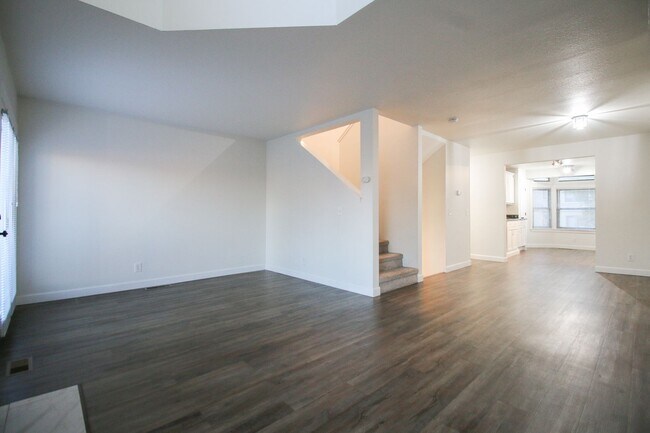 Building Photo - 1225 S Lawton Ave