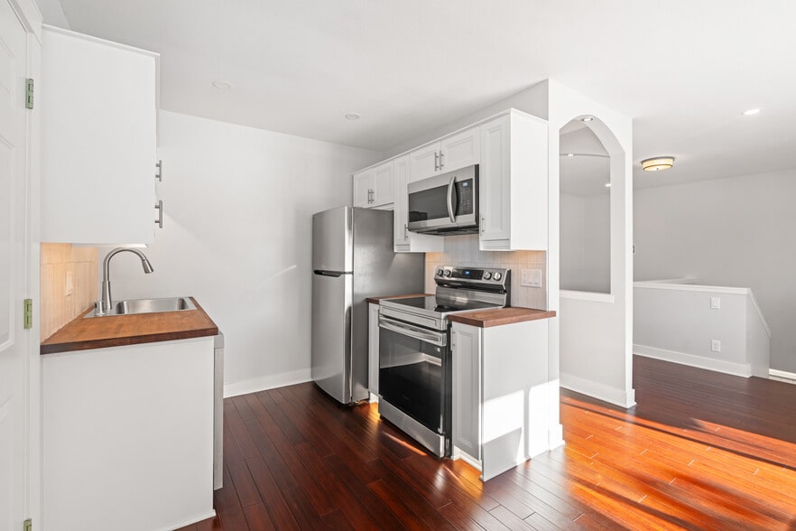 Building Photo - N6453 Harold St