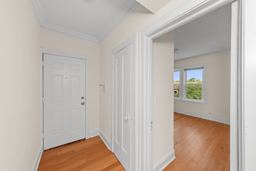 Building Photo - 2349 N Drake Ave