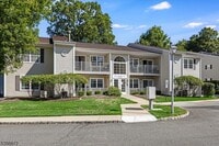 Building Photo - 56 Maple Ln