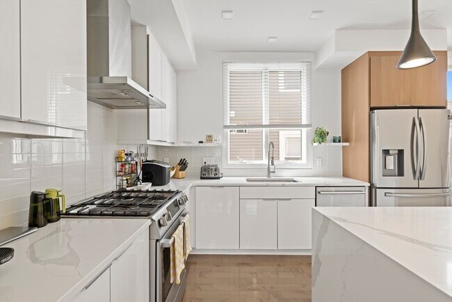 Building Photo - 86 Fremont St