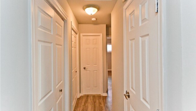 Building Photo - 2025 Move-In Special – $200 Off First Mont...