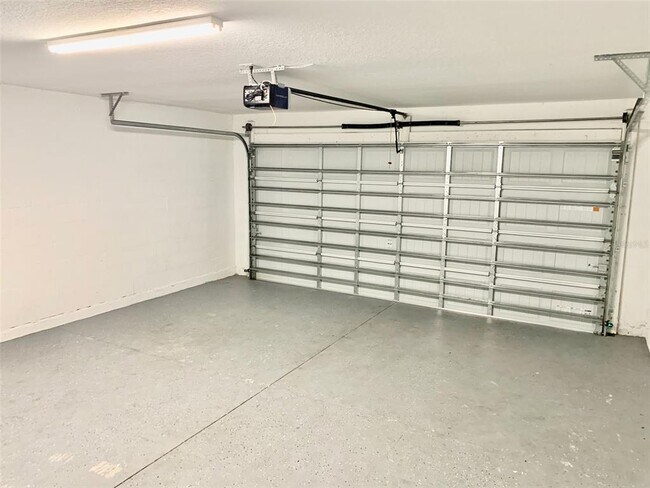Building Photo - 6338 Lenape Ln
