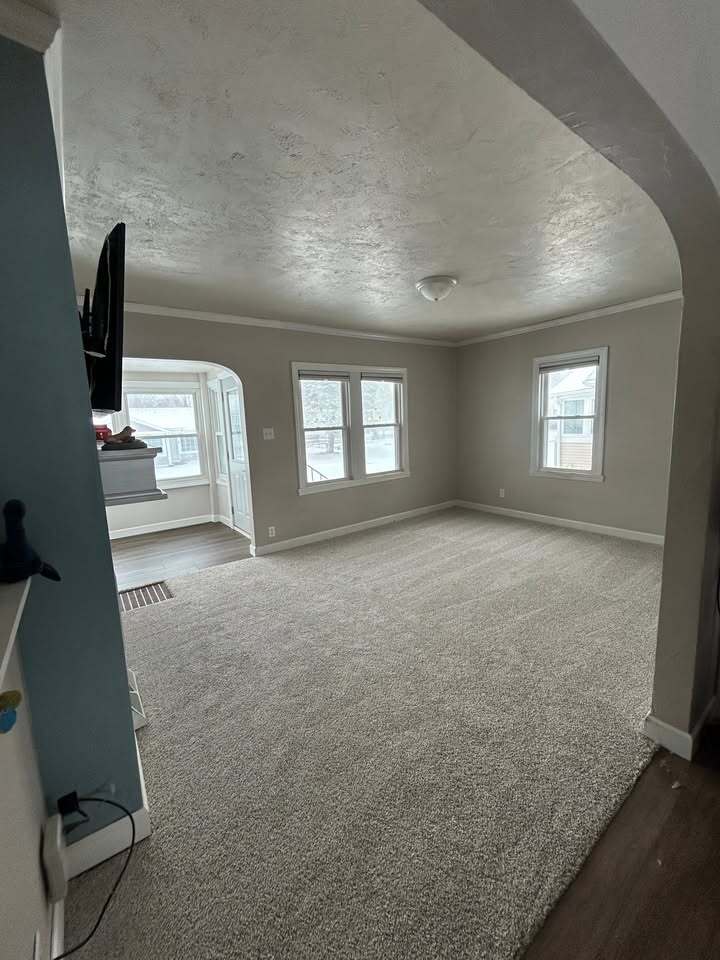 Living Room 6 - 619 Northern Ave