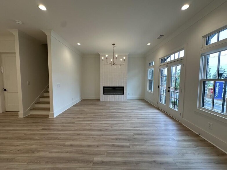 Building Photo - 4802 Moonview Ln