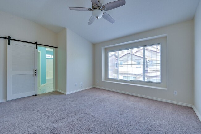 Building Photo - NW 3 bedroom!! Community Pool!! Playground...