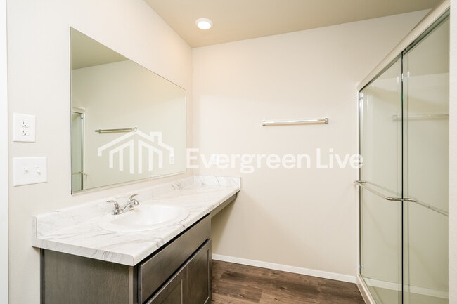 Building Photo - 1118 Raven Dr