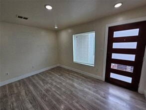 Building Photo - 4806 Virginia Ave