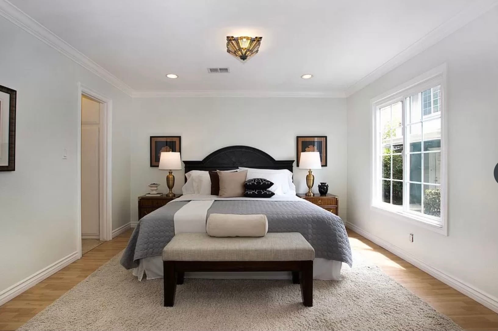 Downstairs bedroom with en-suite bathroom - 1845 Anaheim Ave