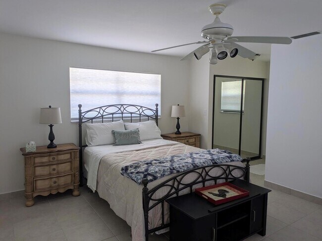 Building Photo - 1772 Gulfstream Ave