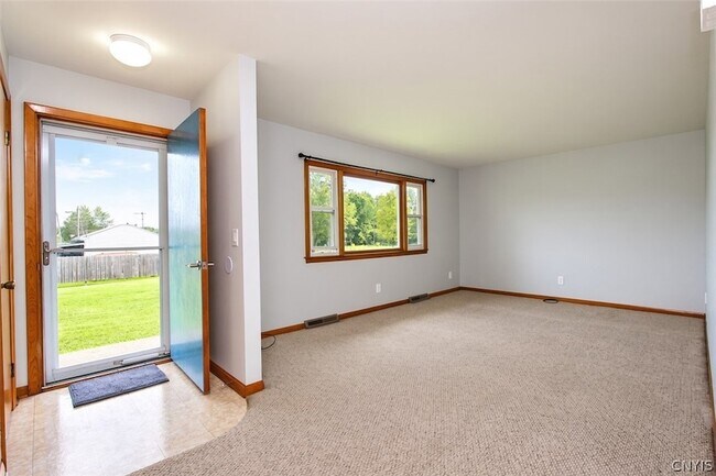 Building Photo - 8110 Halsey Rd