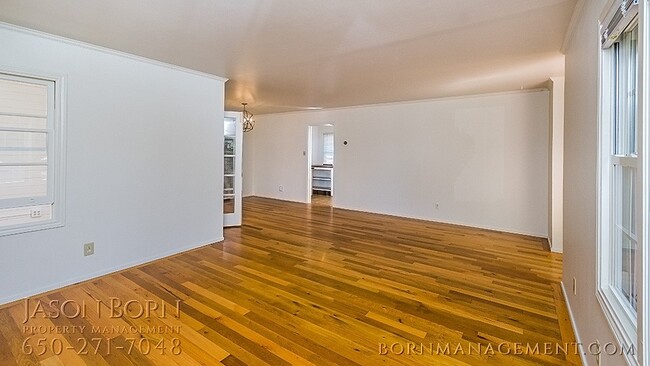 Building Photo - 1351 Chestnut St