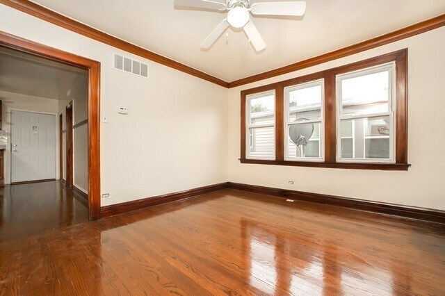 Building Photo - 4305 W Wrightwood Ave