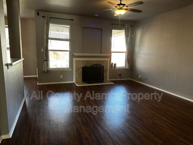 Building Photo - 312 Silver Wing