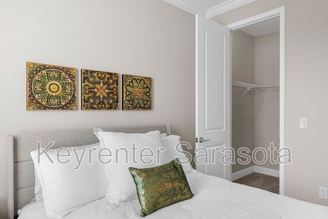 Building Photo - 16207 San Donato Pl