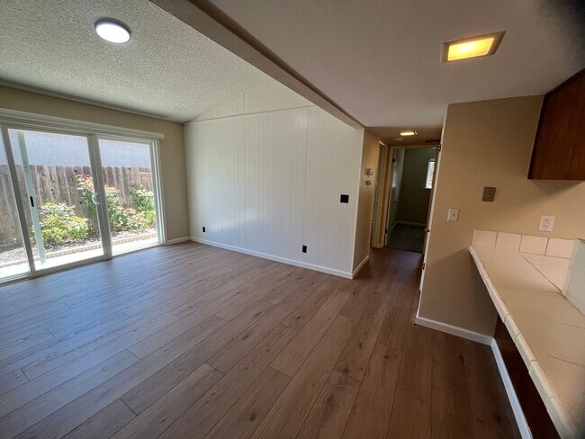 Building Photo - Cowell 4808-4810