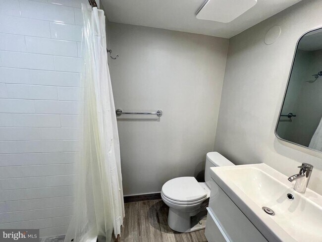 Building Photo - 118 Roberts Ln